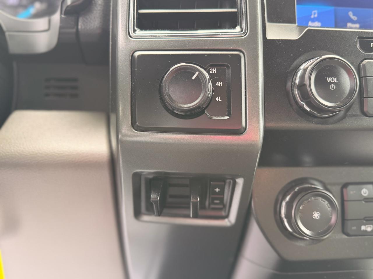 Ford F-250 SD XLT Crew Cab 4WD 2022