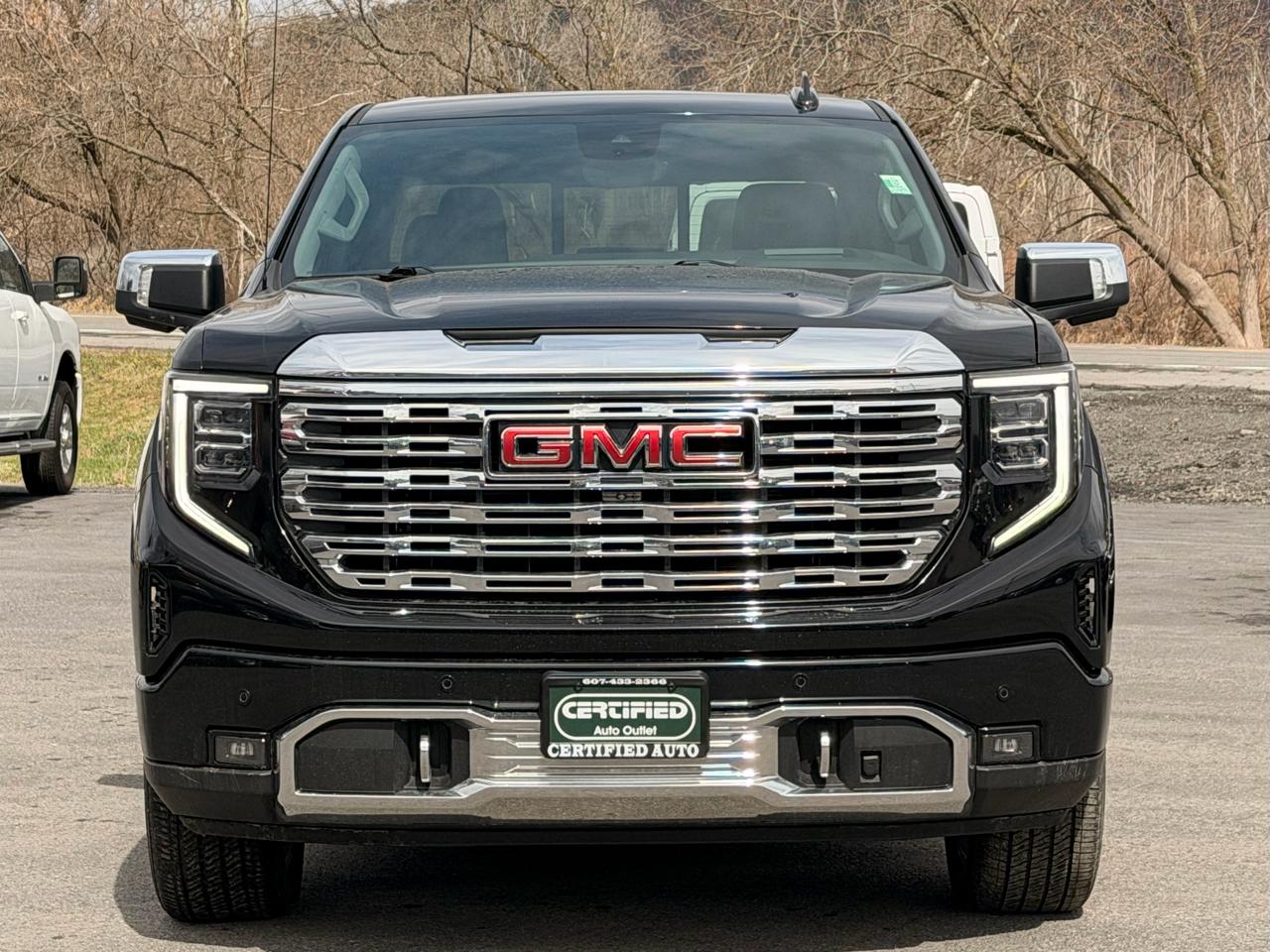 GMC Sierra 1500 Denali Crew Cab 4WD 2023