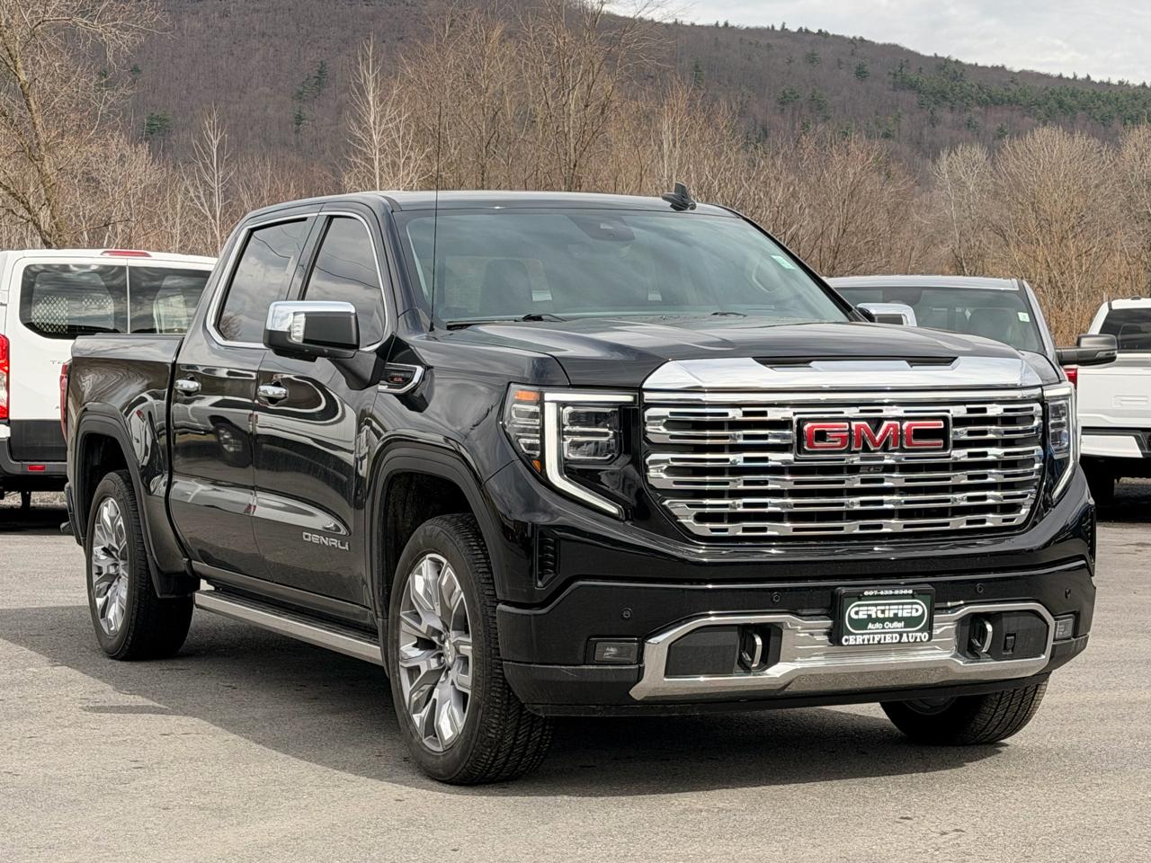 GMC Sierra 1500 Denali Crew Cab 4WD 2023