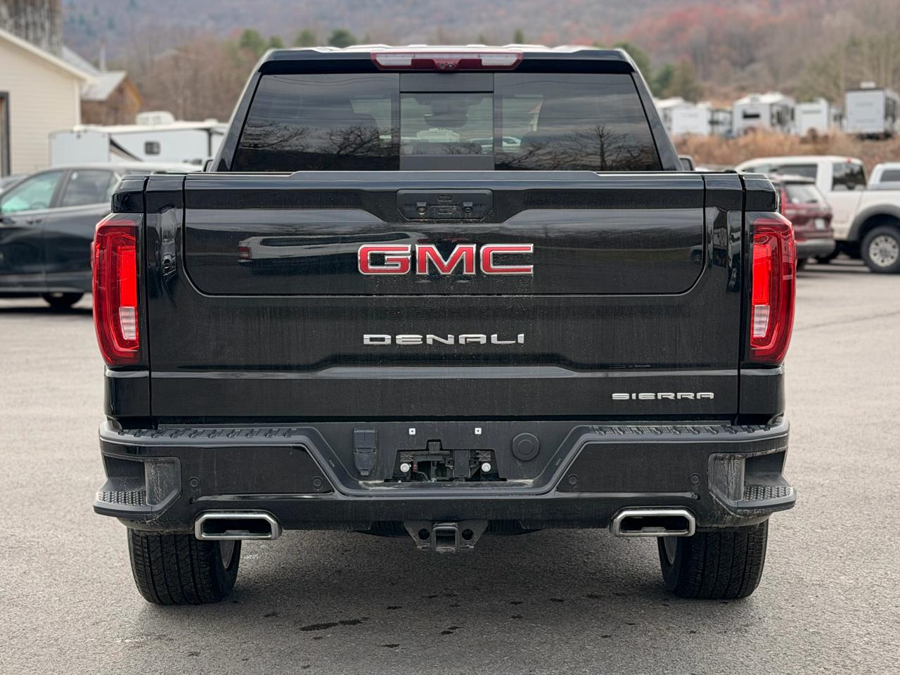 GMC Sierra 1500 Denali Crew Cab 4WD 2023