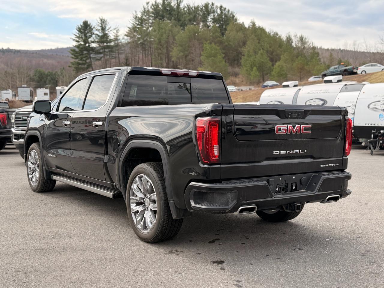 GMC Sierra 1500 Denali Crew Cab 4WD 2023