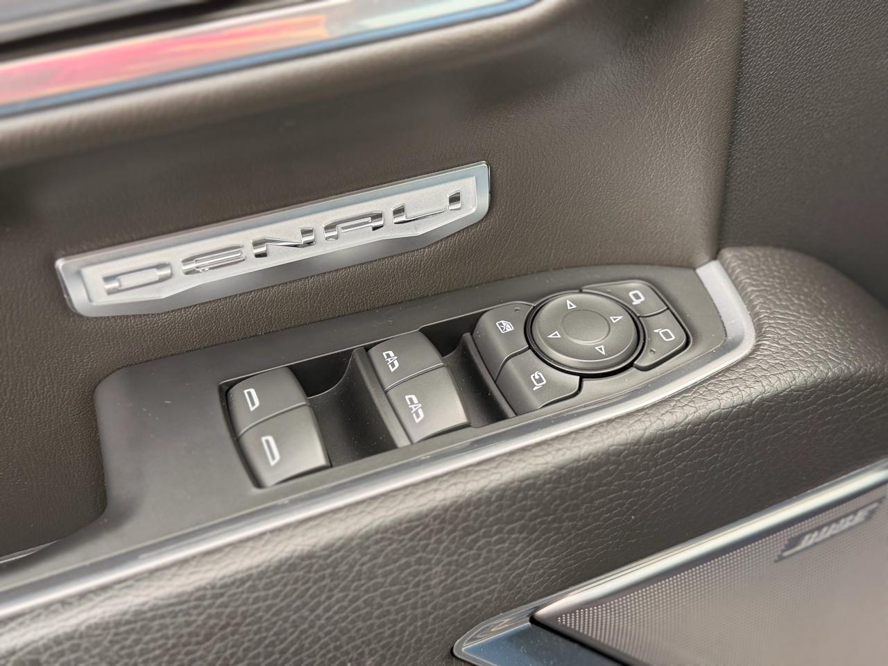 GMC Sierra 1500 Denali Crew Cab 4WD 2023