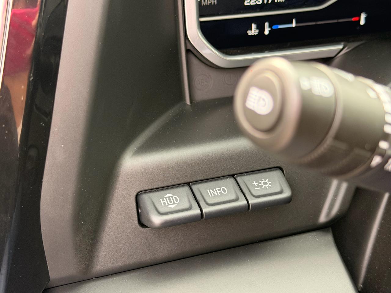 GMC Sierra 1500 Denali Crew Cab 4WD 2023