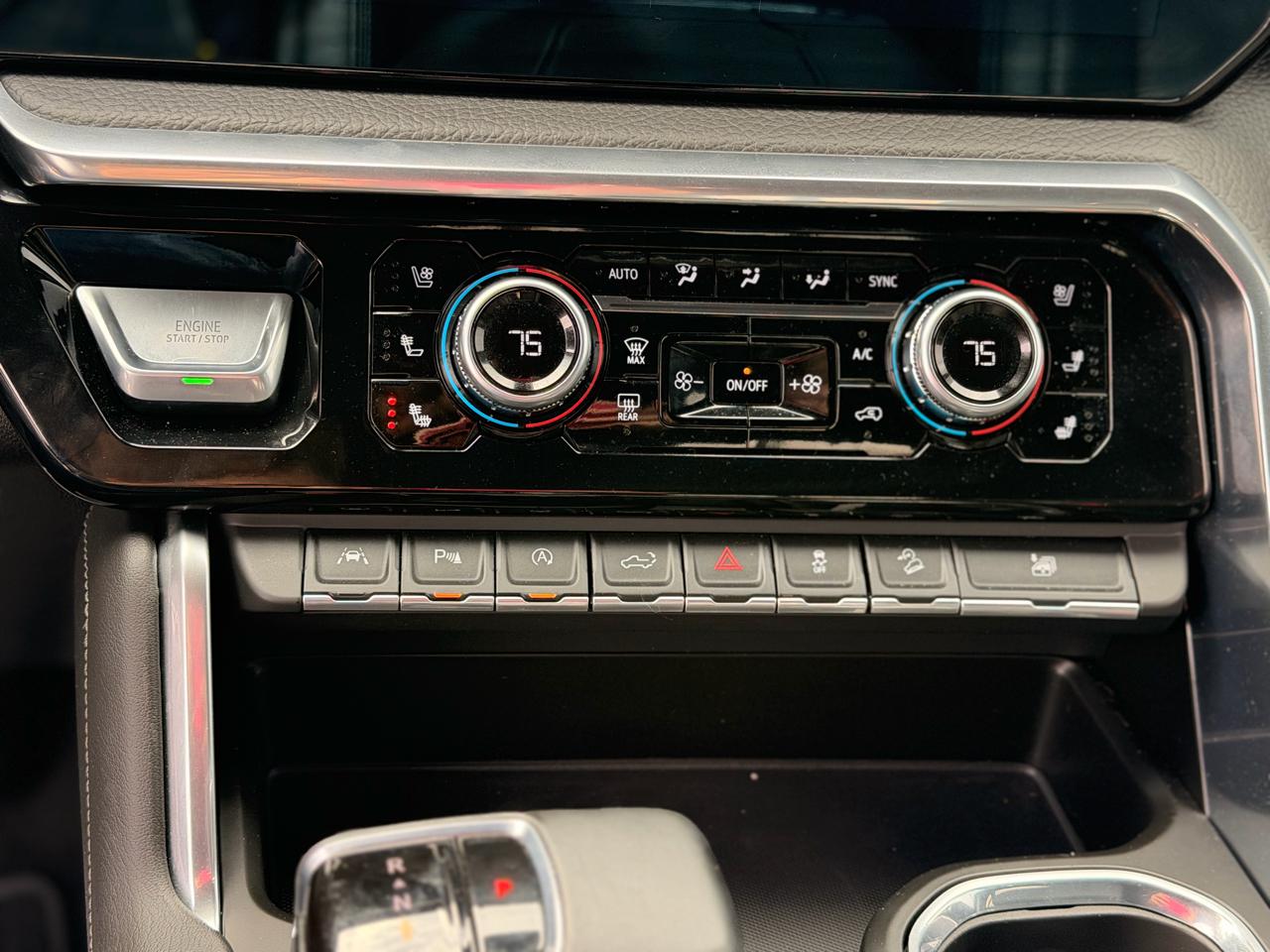 GMC Sierra 1500 Denali Crew Cab 4WD 2023