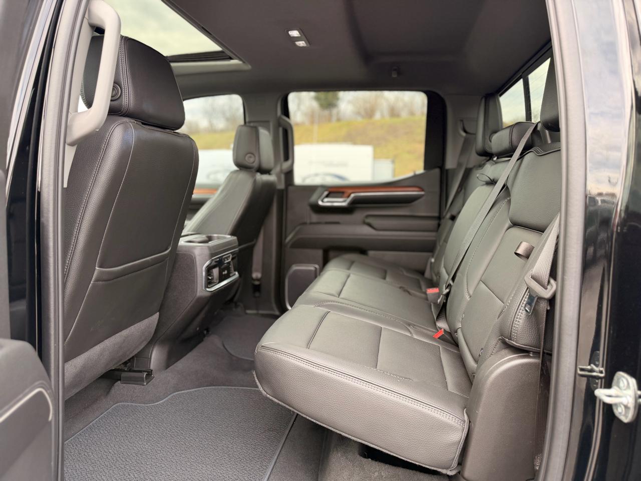 GMC Sierra 1500 Denali Crew Cab 4WD 2023