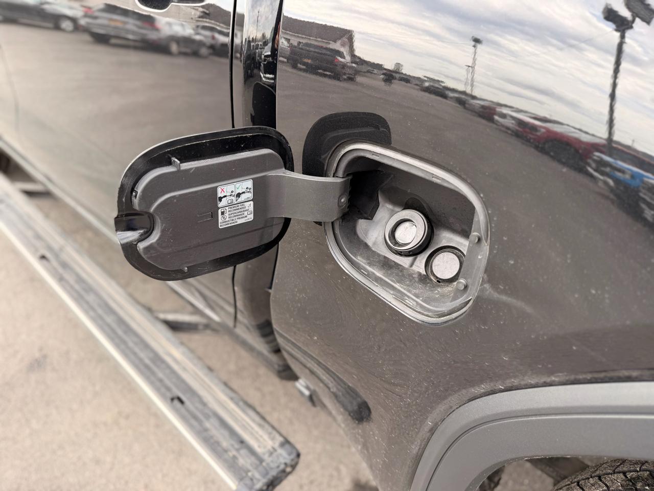 GMC Sierra 1500 Denali Crew Cab 4WD 2023