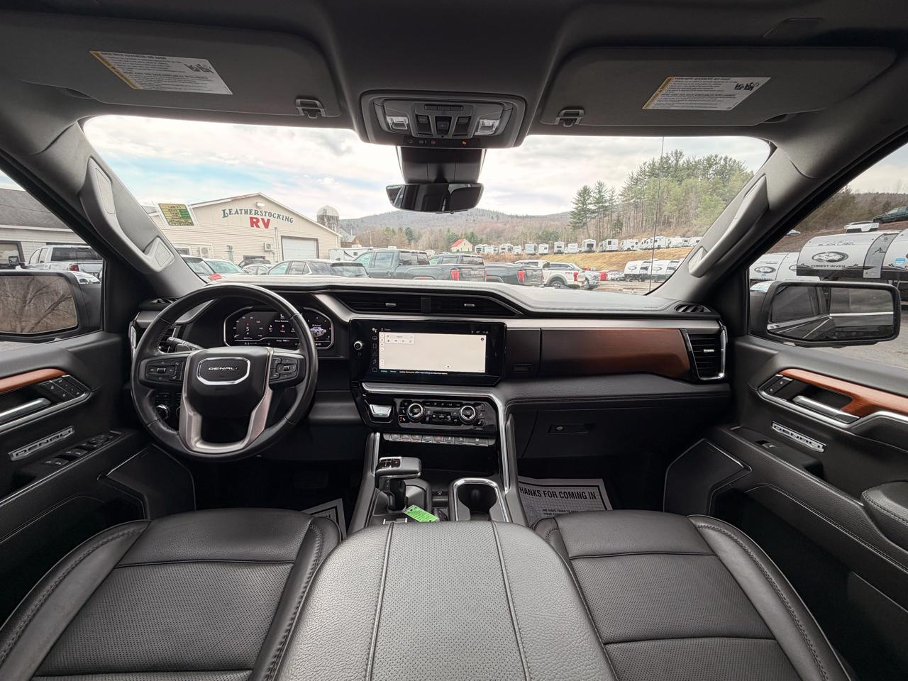 GMC Sierra 1500 Denali Crew Cab 4WD 2023