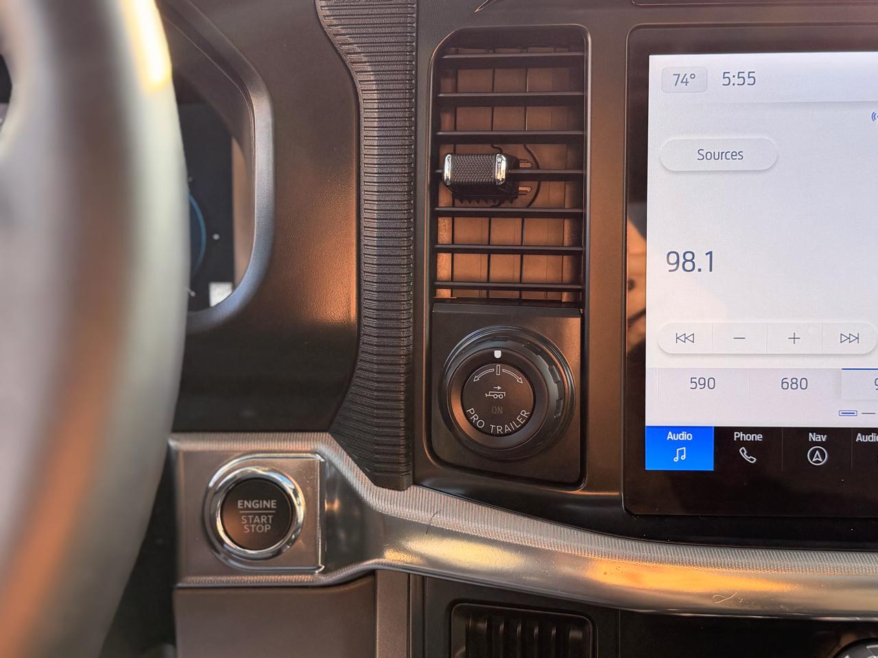 Ford F-150 Lariat SuperCrew 4WD 2025