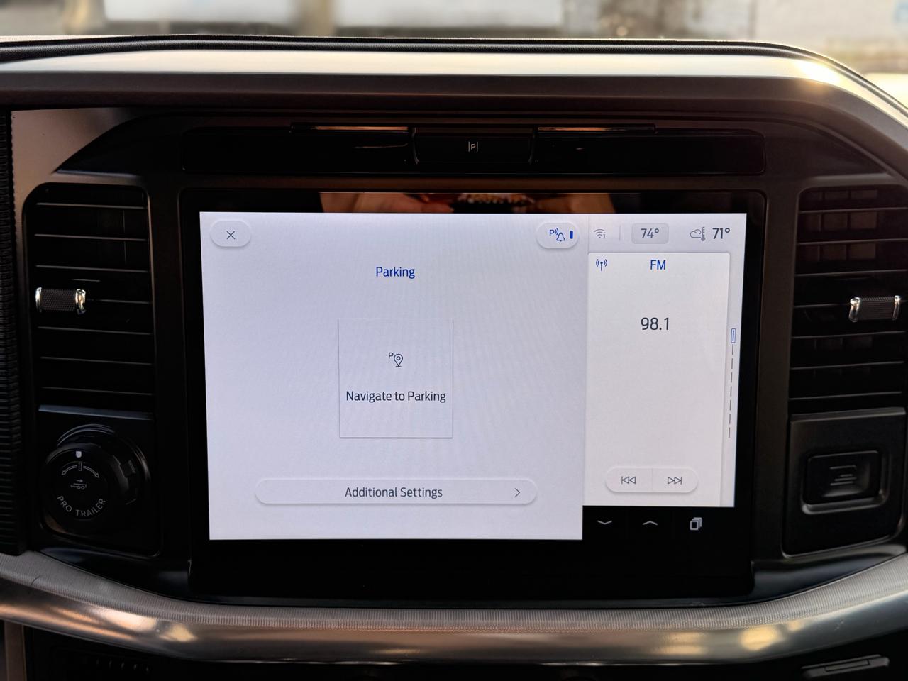 Ford F-150 Lariat SuperCrew 4WD 2025