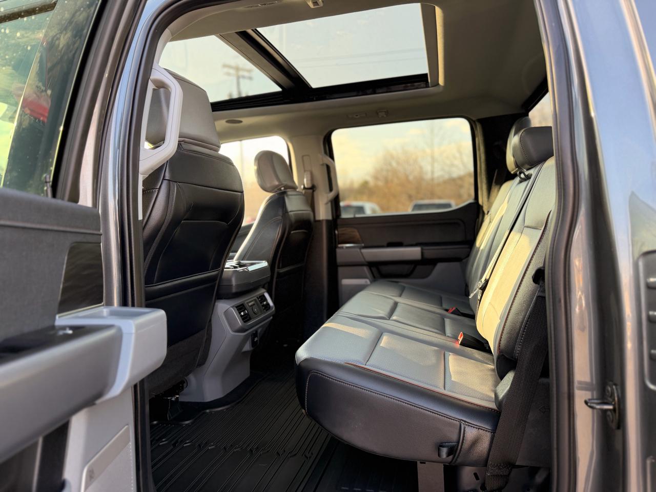 Ford F-150 Lariat SuperCrew 4WD 2025