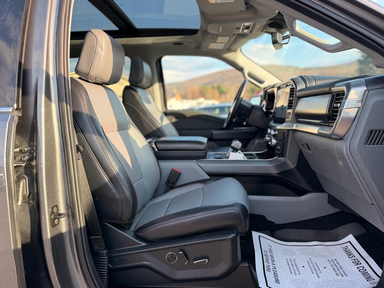 Ford F-150 Lariat SuperCrew 4WD 2025