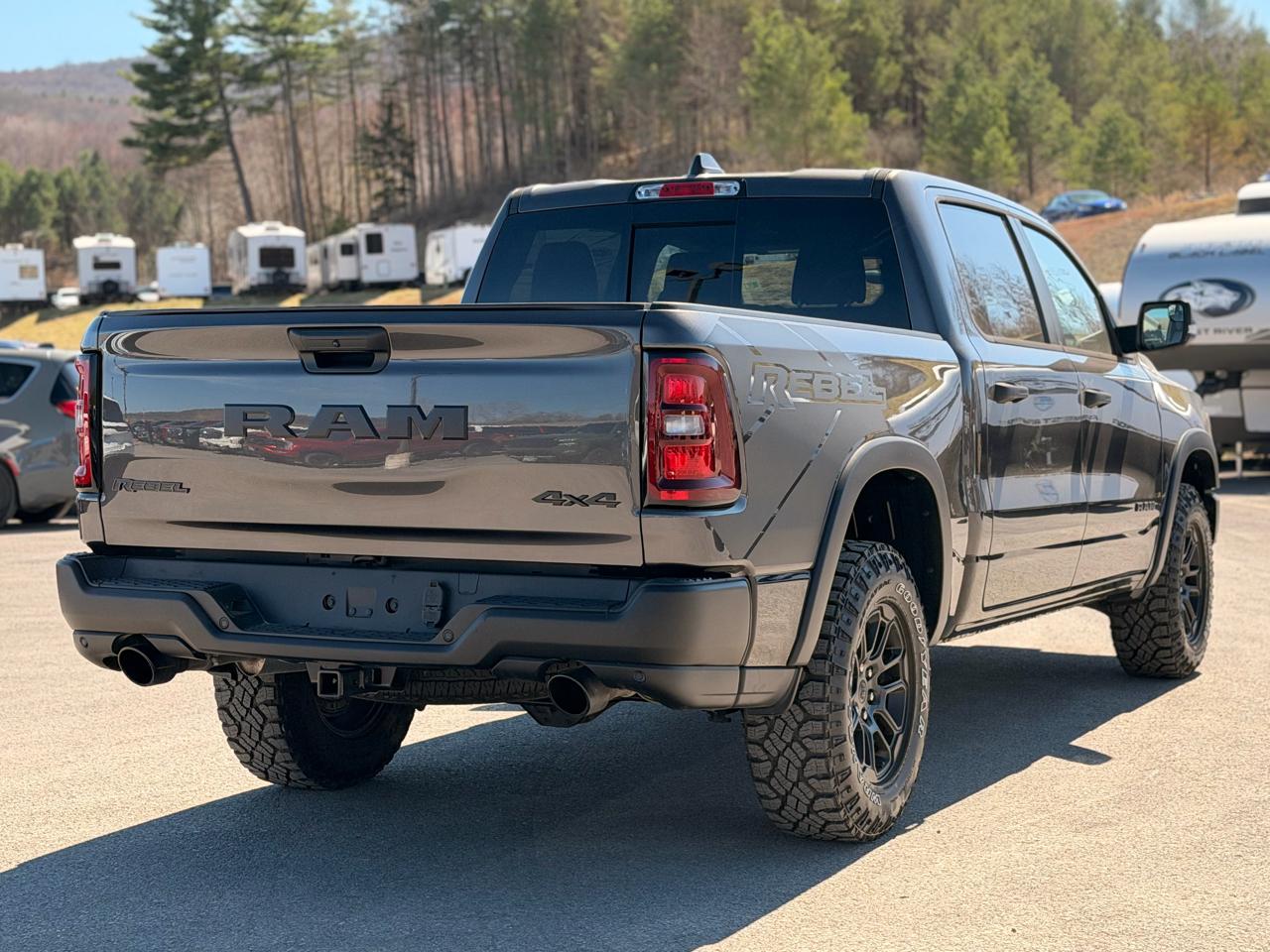 RAM 1500 Rebel Crew Cab SB 4WD 2026
