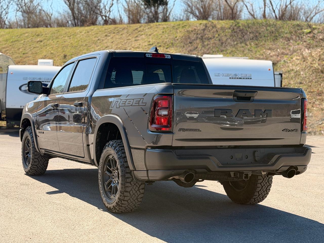 RAM 1500 Rebel Crew Cab SB 4WD 2026