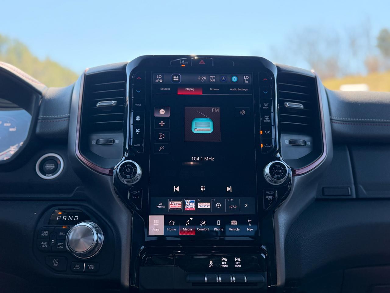 RAM 1500 Rebel Crew Cab SB 4WD 2026