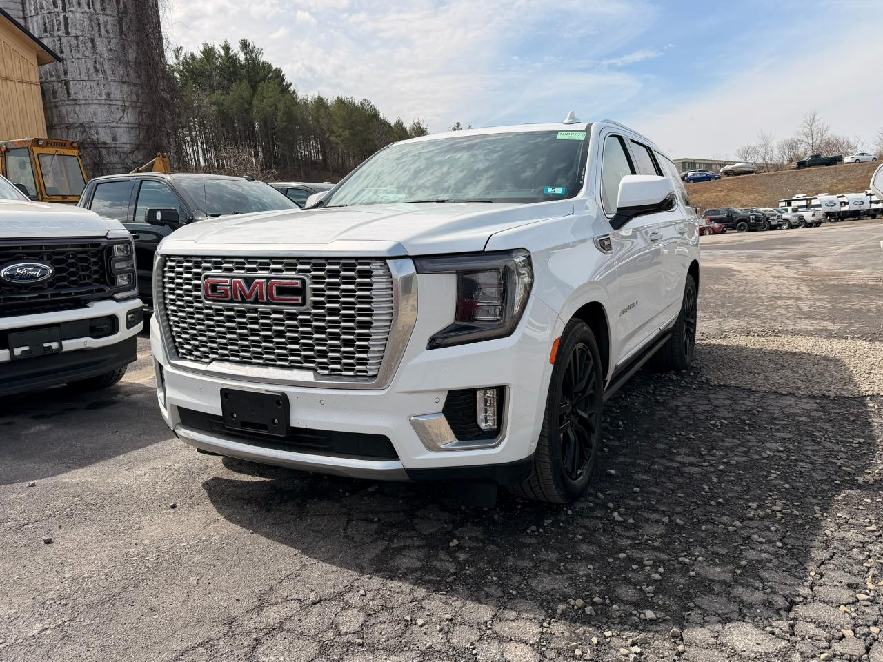 GMC Yukon Denali 4WD 2023