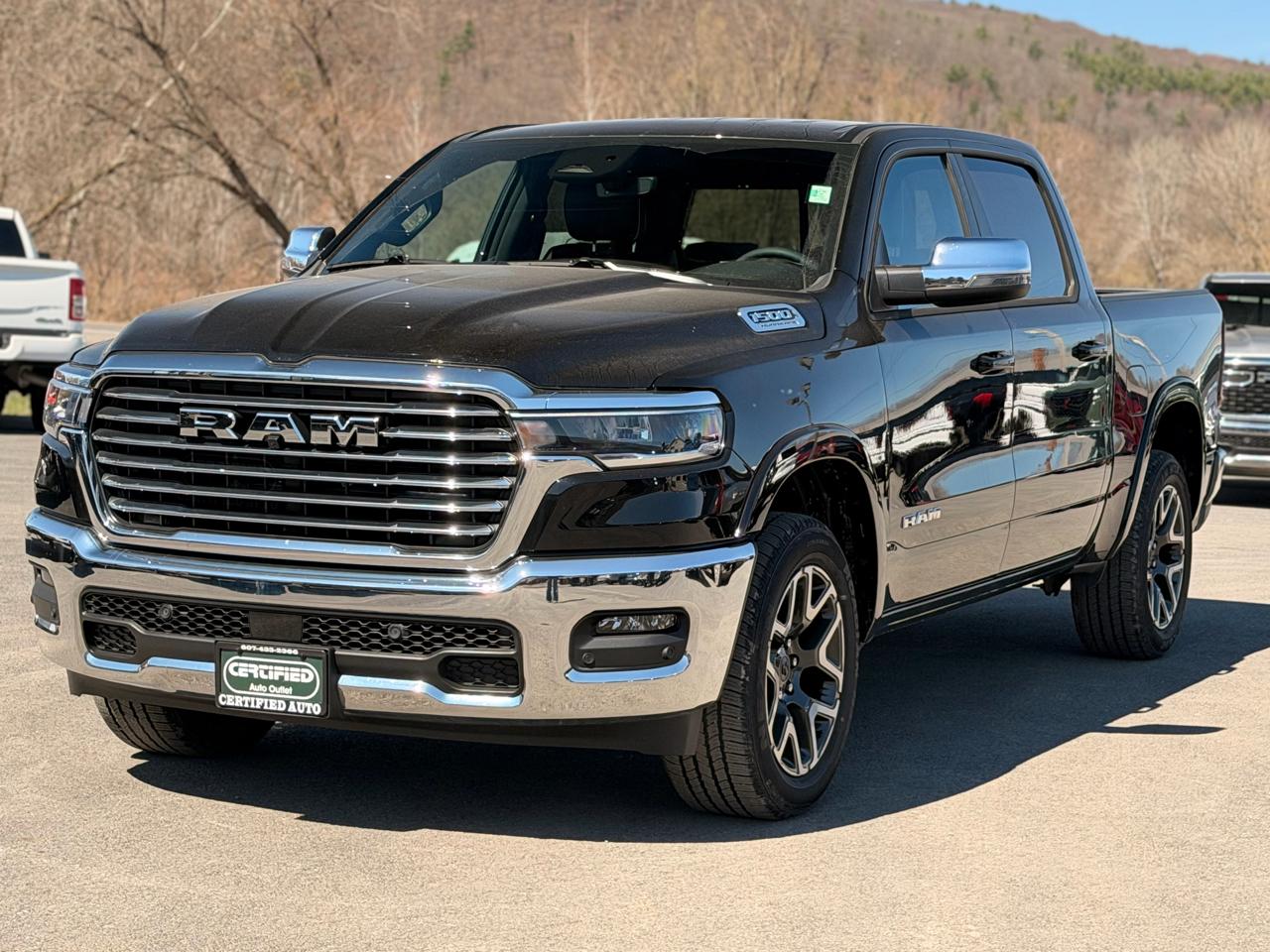 2026 RAM 1500 Laramie Crew Cab SWB 4WD