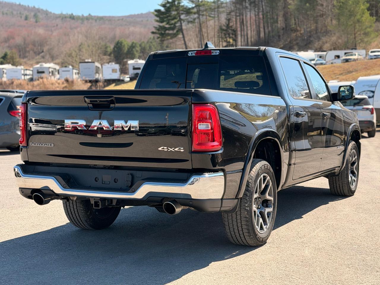 RAM 1500 Laramie Crew Cab SWB 4WD 2026