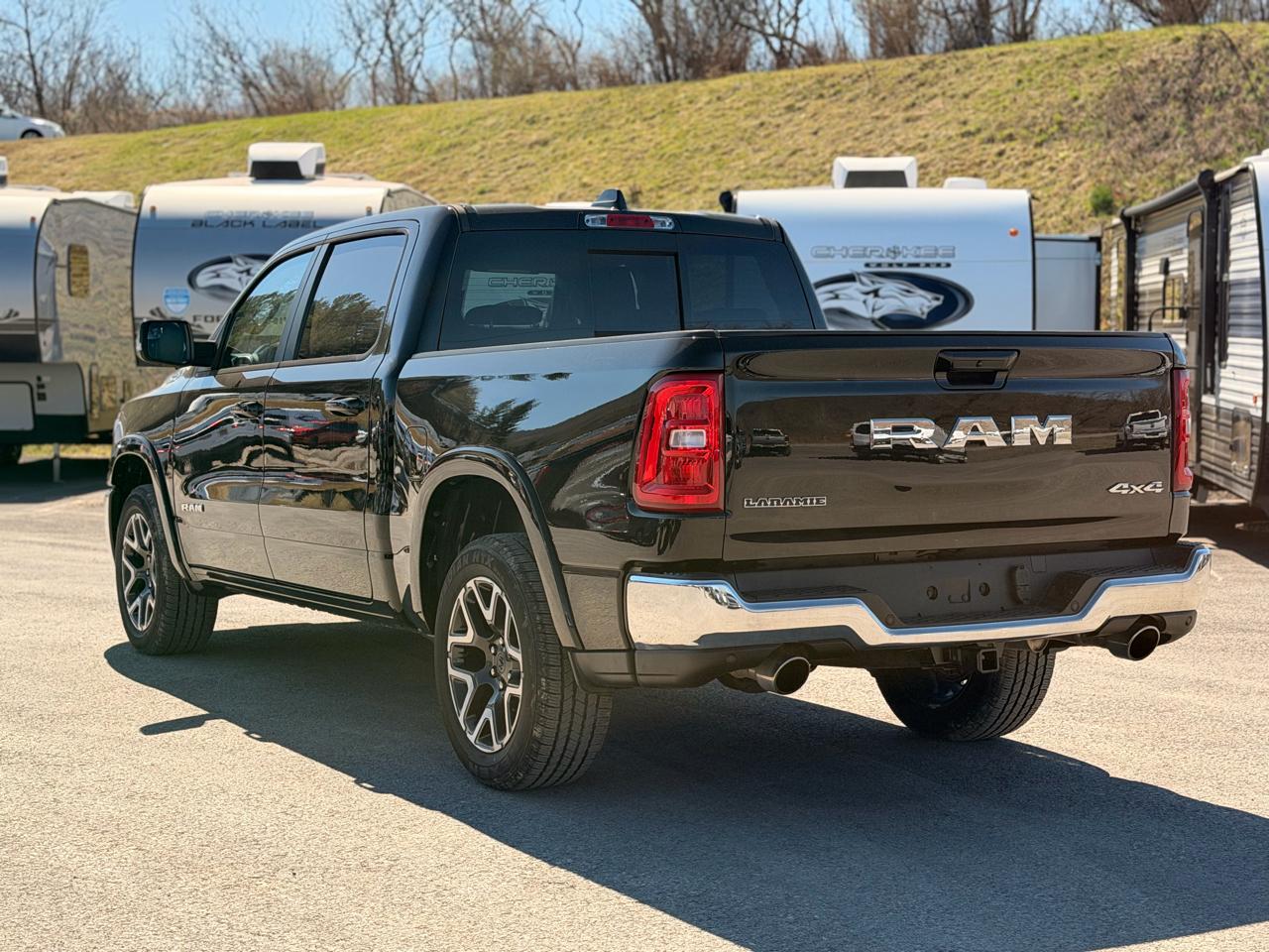 RAM 1500 Laramie Crew Cab SWB 4WD 2026