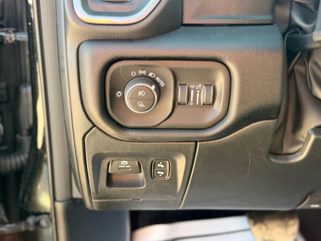 RAM 1500 Laramie Crew Cab SWB 4WD 2026