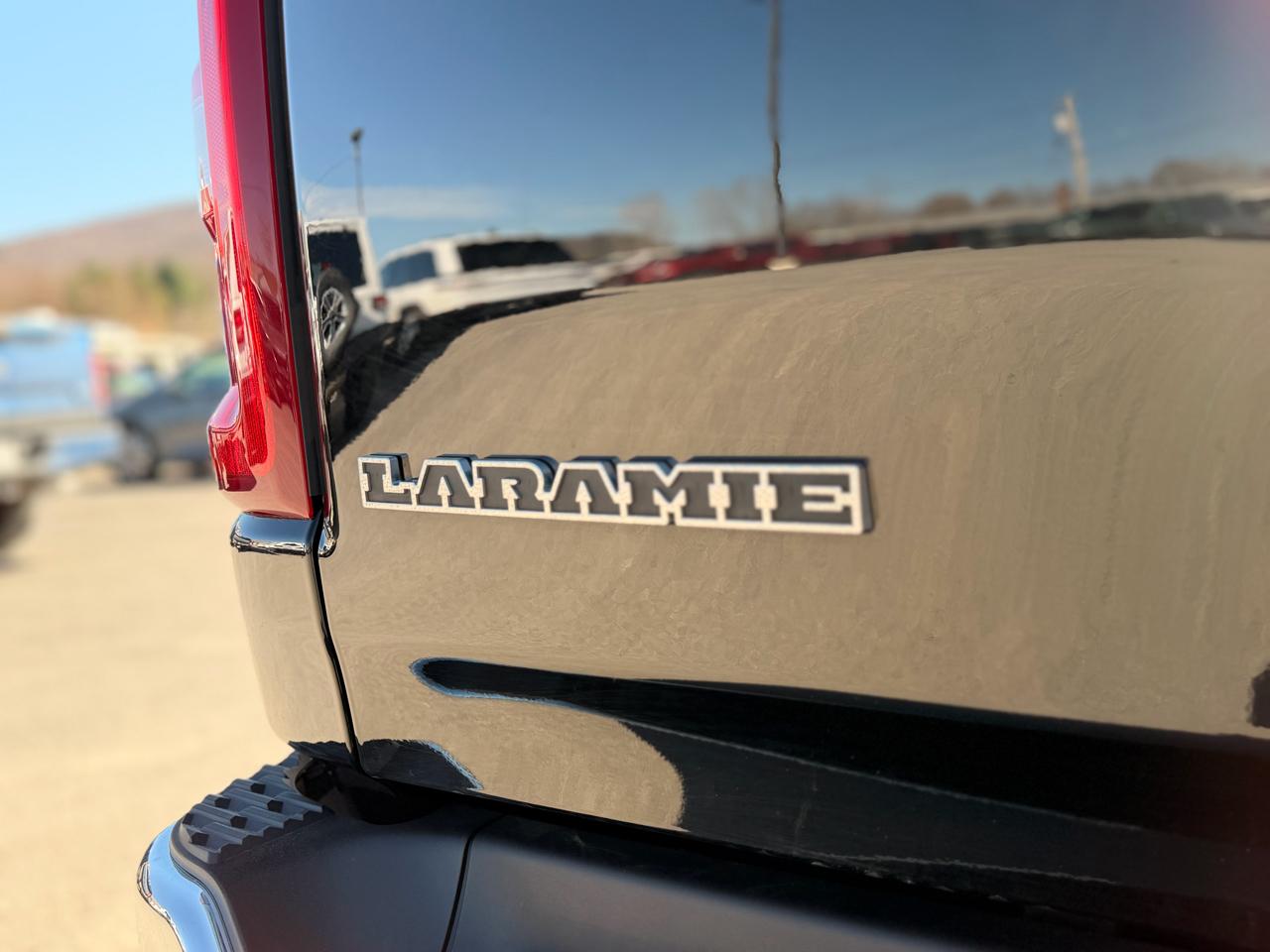 RAM 1500 Laramie Crew Cab SWB 4WD 2026