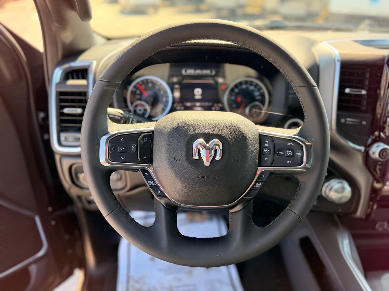 RAM 1500 Laramie Crew Cab SWB 4WD 2026