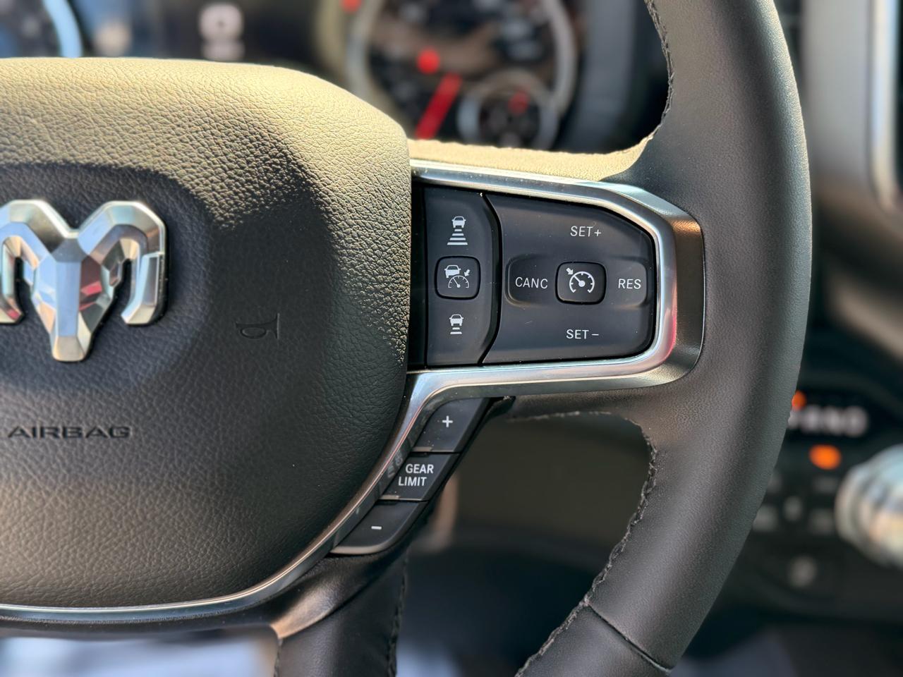 RAM 1500 Laramie Crew Cab SWB 4WD 2026