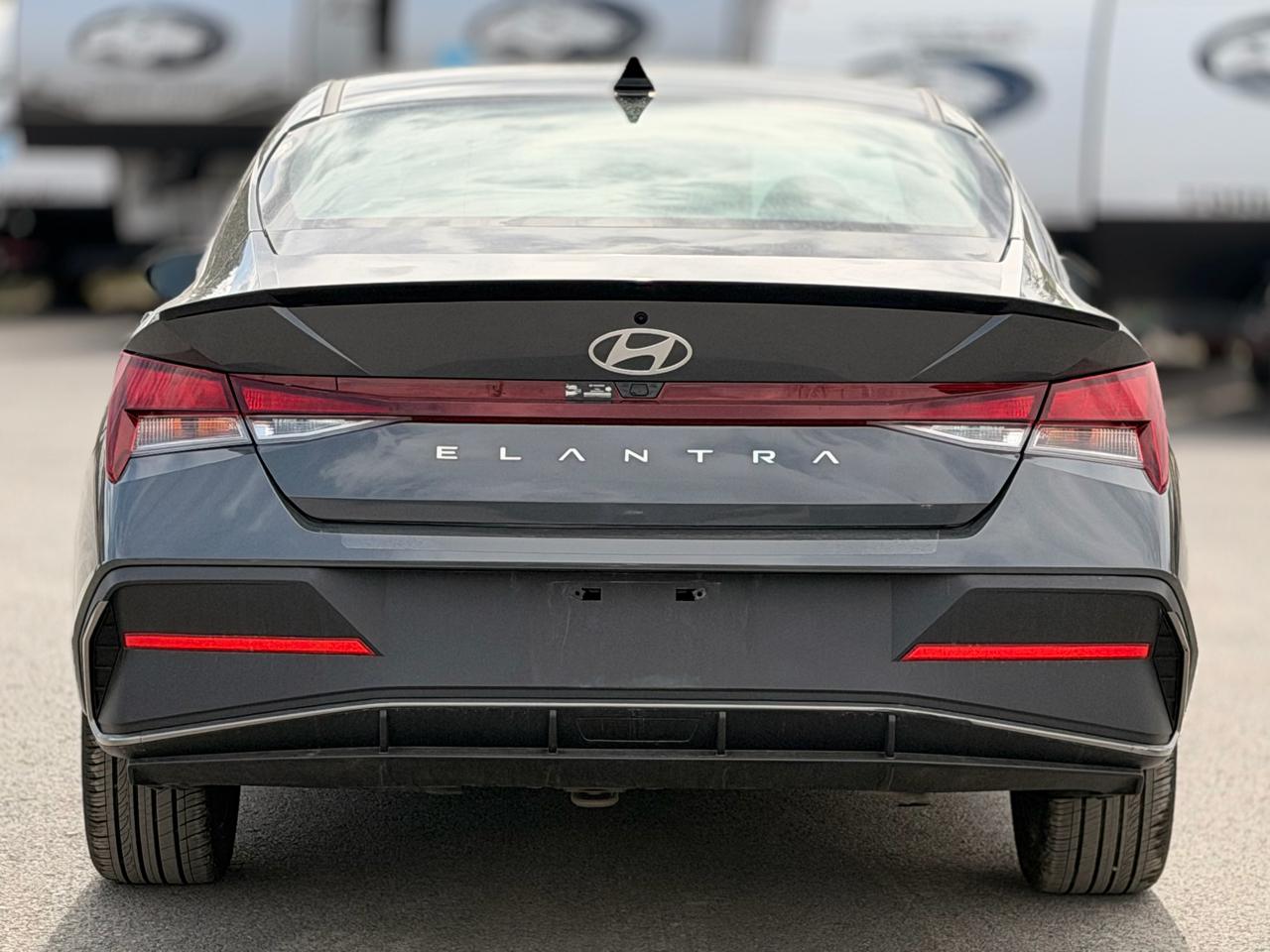 Hyundai Elantra SEL Sport 2025