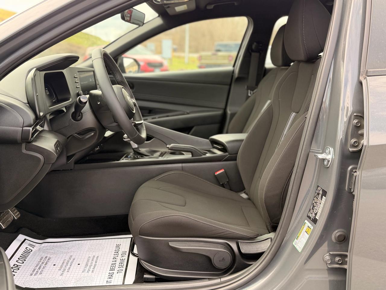 Hyundai Elantra SEL Sport 2025