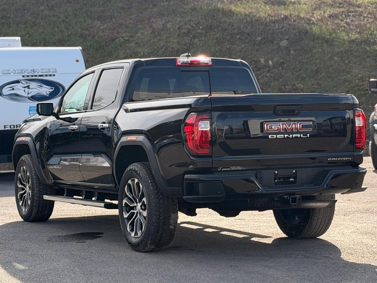 GMC Canyon Denali Crew Cab 4WD 2023