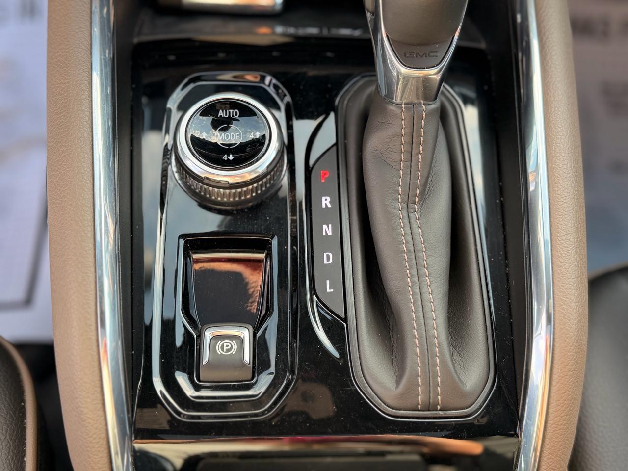 GMC Canyon Denali Crew Cab 4WD 2023