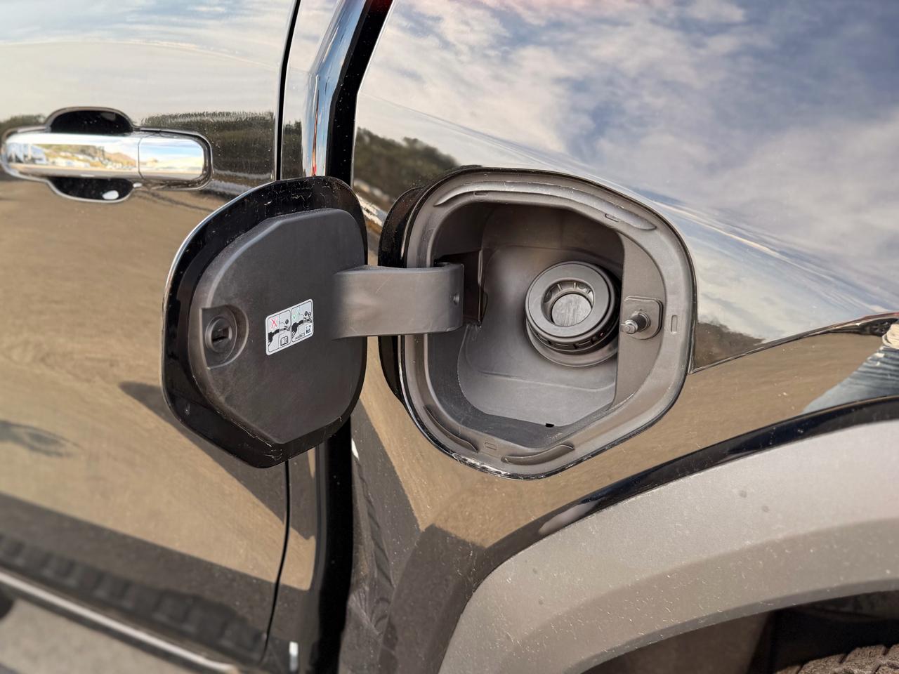 GMC Canyon Denali Crew Cab 4WD 2023