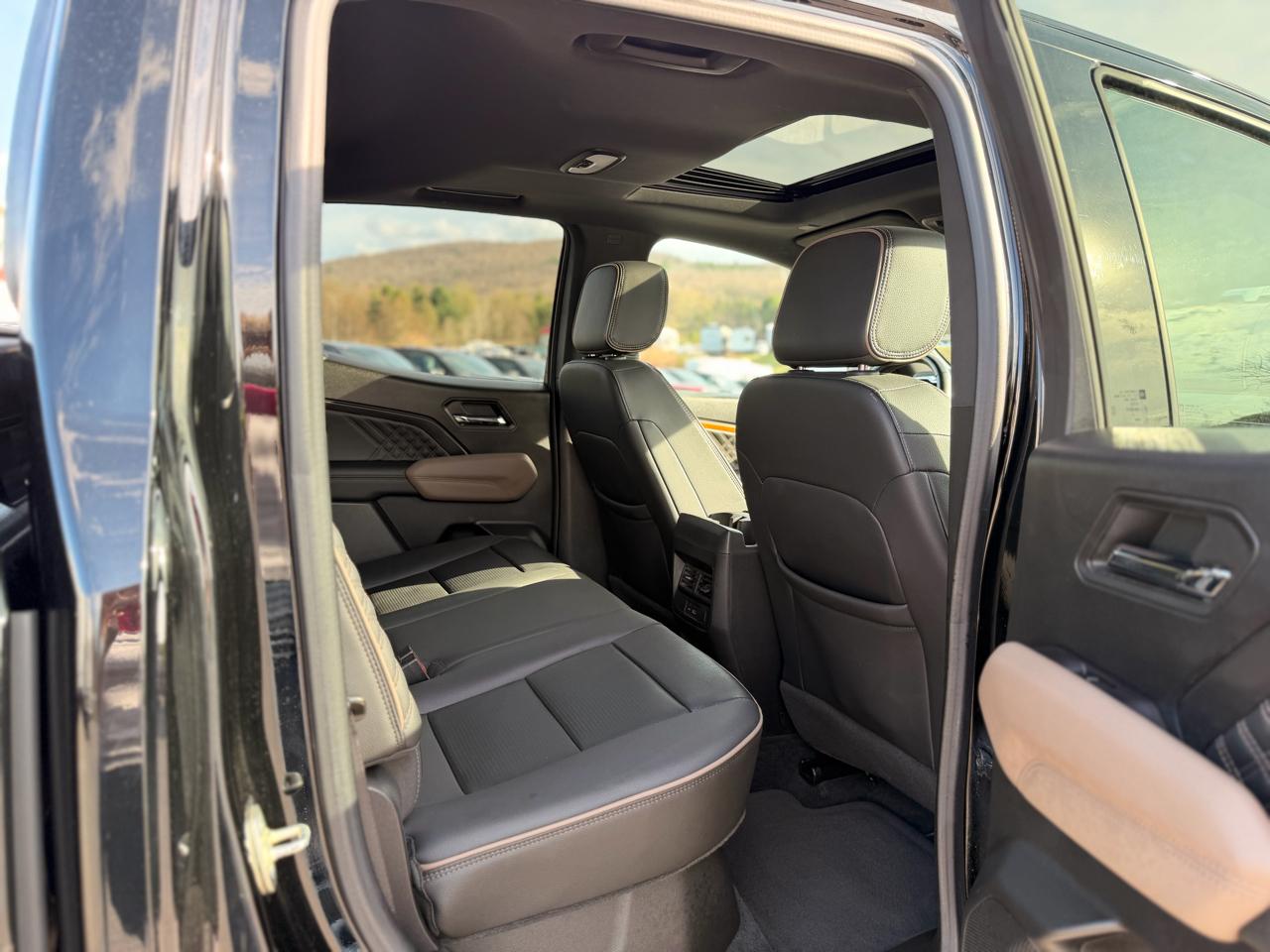 GMC Canyon Denali Crew Cab 4WD 2023