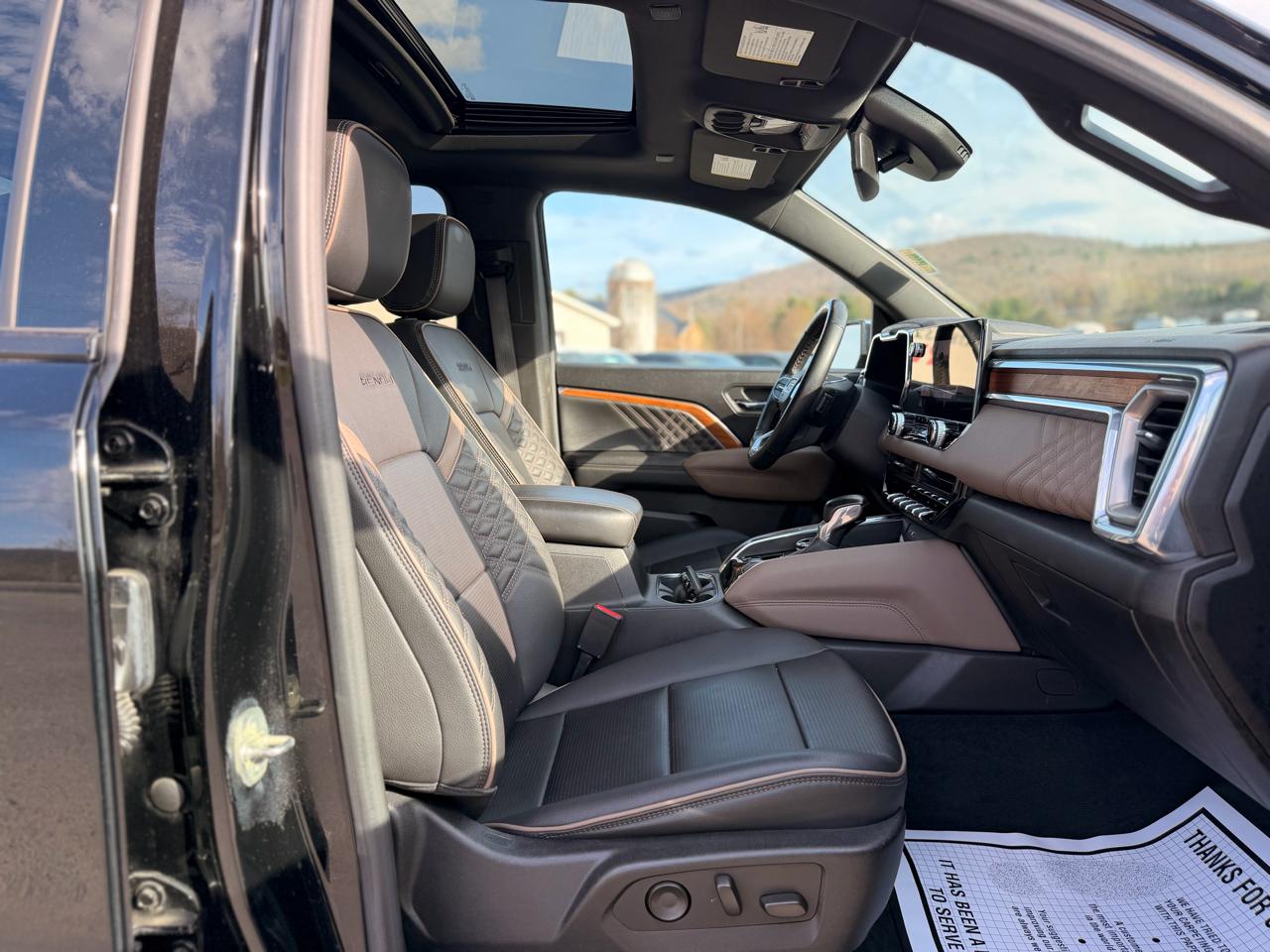 GMC Canyon Denali Crew Cab 4WD 2023