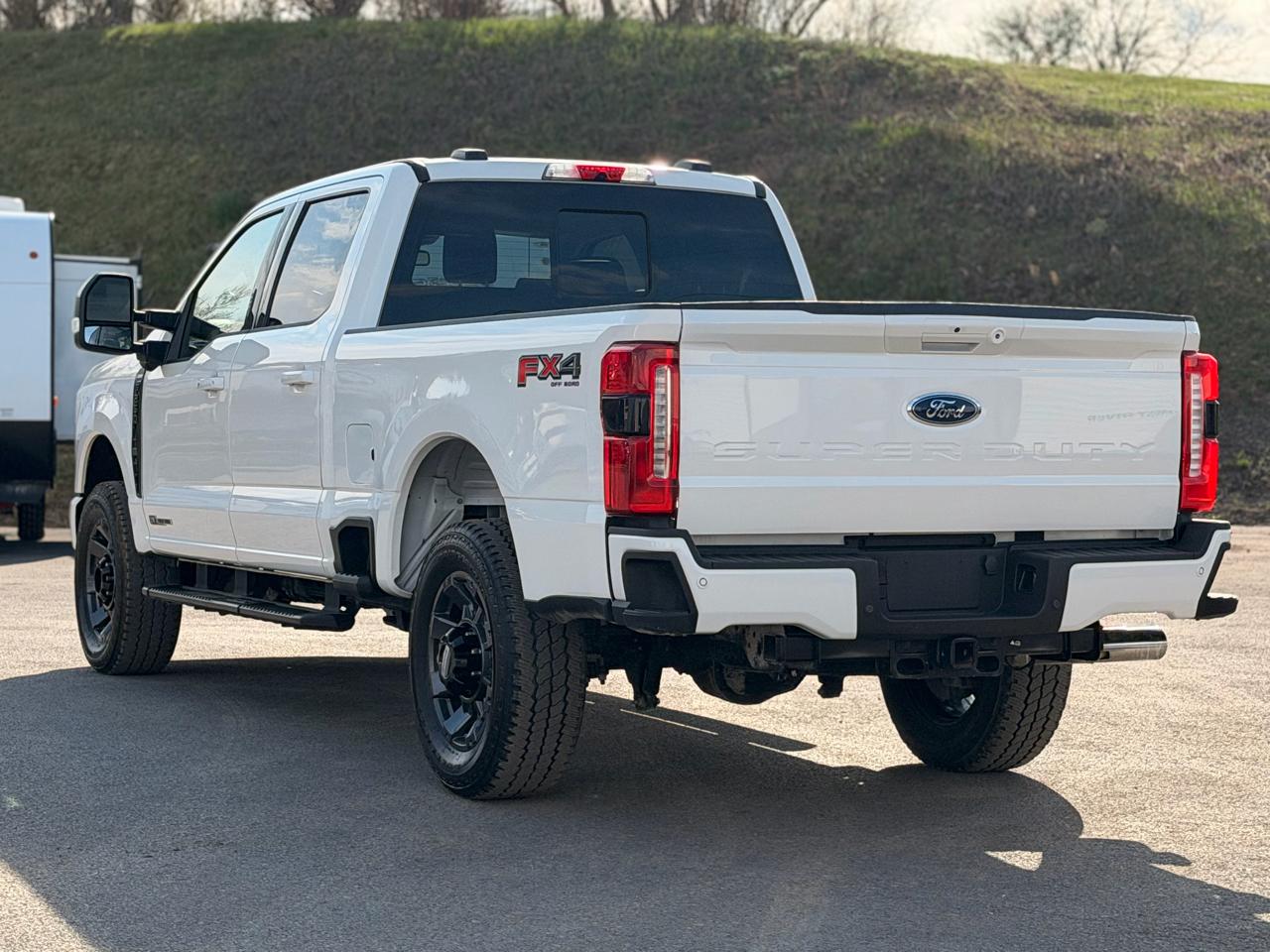 Ford F-250 SD Lariat Crew Cab 4WD 2024
