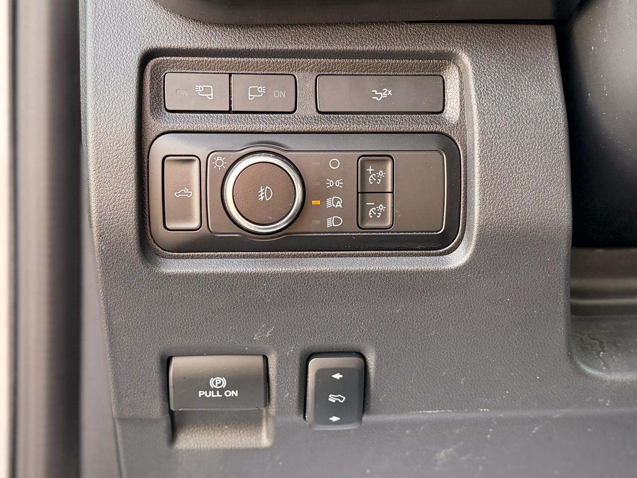 Ford F-250 SD Lariat Crew Cab 4WD 2024