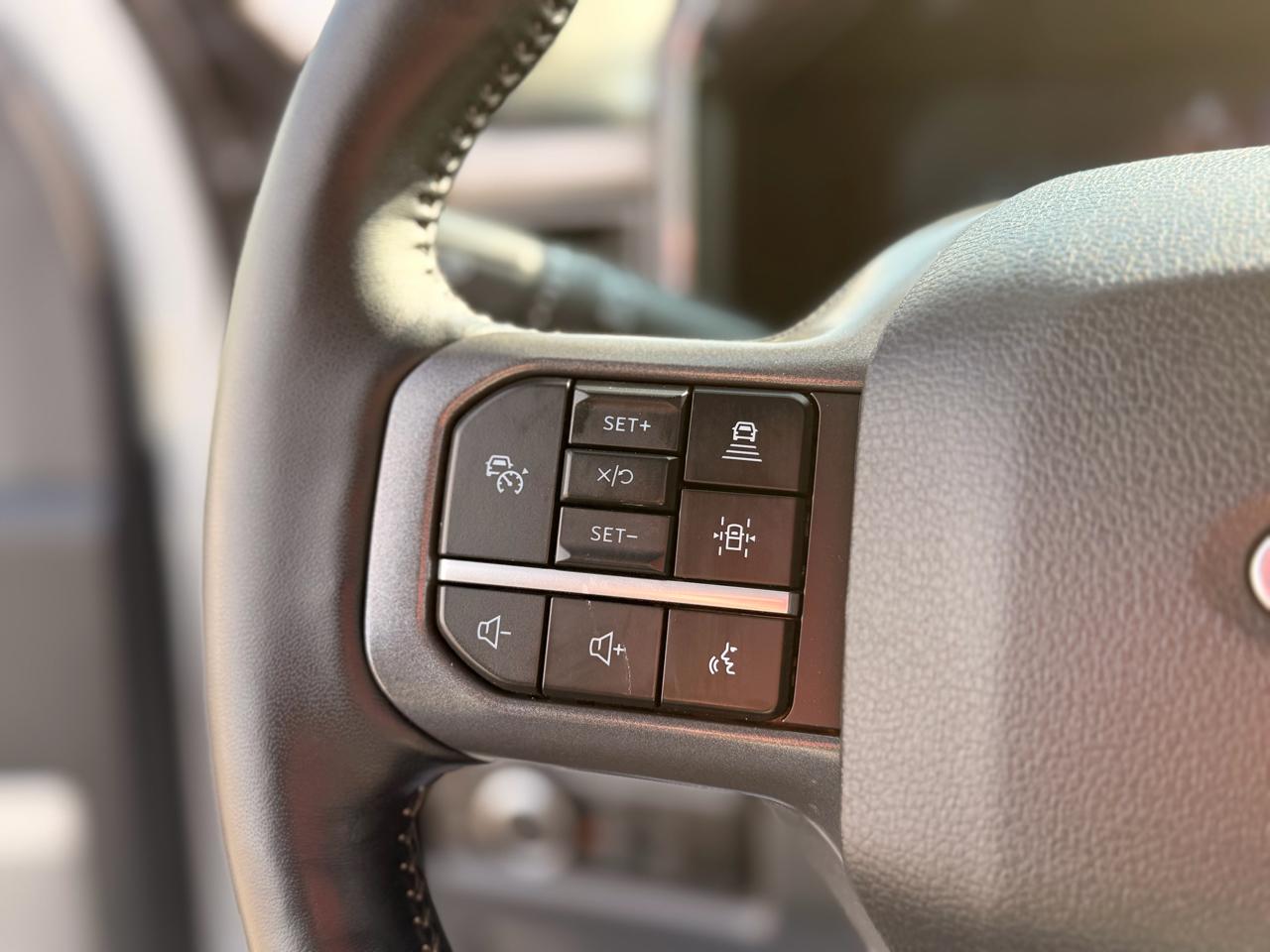 Ford F-250 SD Lariat Crew Cab 4WD 2024