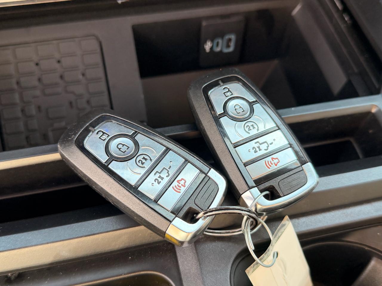 Ford F-250 SD Lariat Crew Cab 4WD 2024