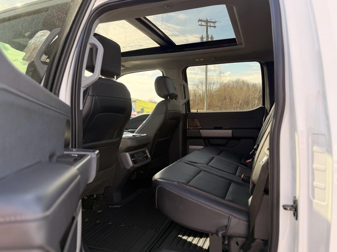 Ford F-250 SD Lariat Crew Cab 4WD 2024