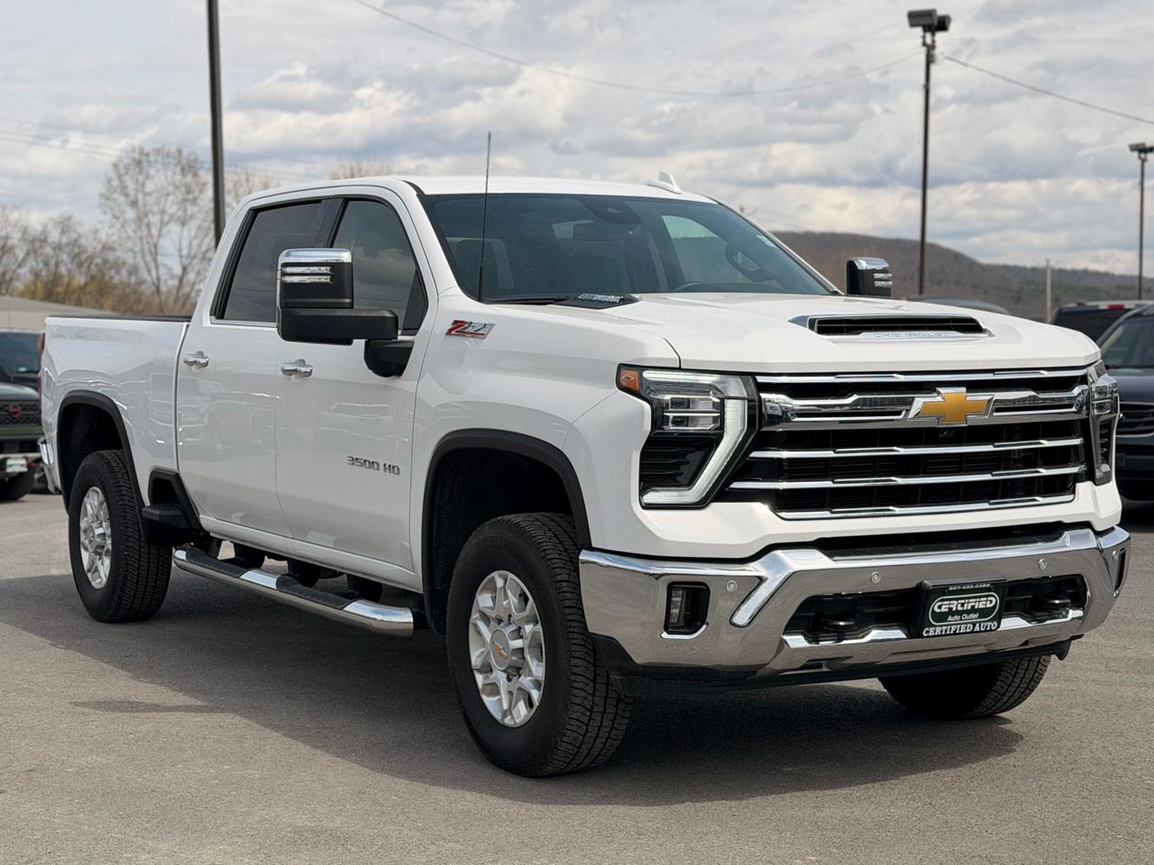 Chevrolet Silverado 3500HD LTZ Crew Cab 4WD 2025