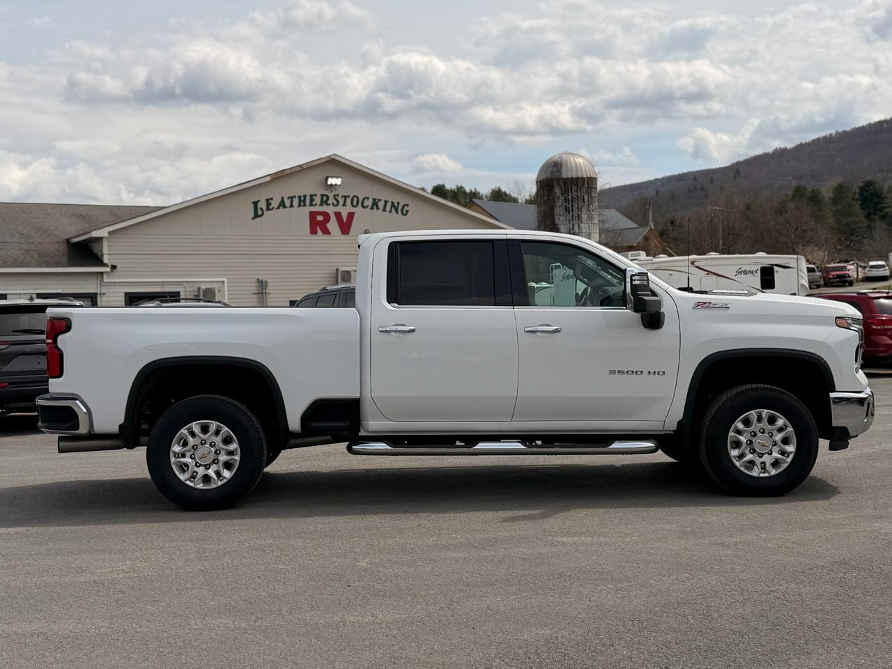 Chevrolet Silverado 3500HD LTZ Crew Cab 4WD 2025