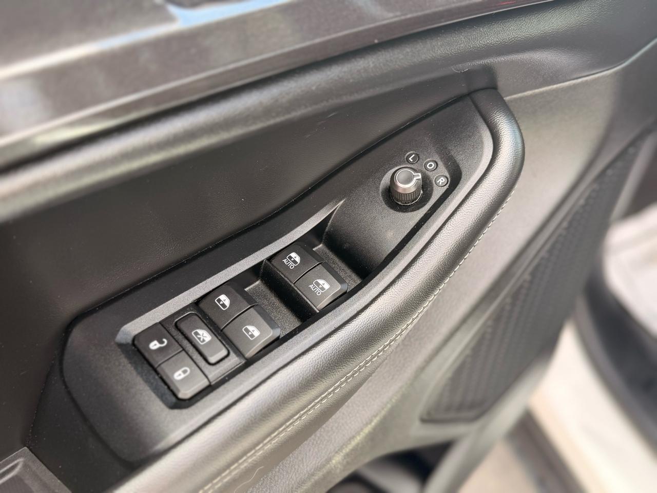 Jeep Grand Cherokee Laredo 4WD 2023