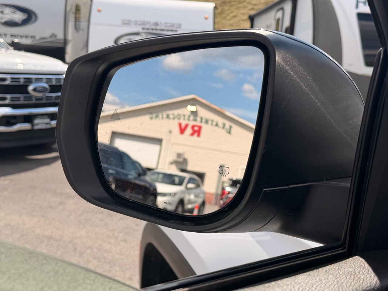 Jeep Grand Cherokee Laredo 4WD 2023