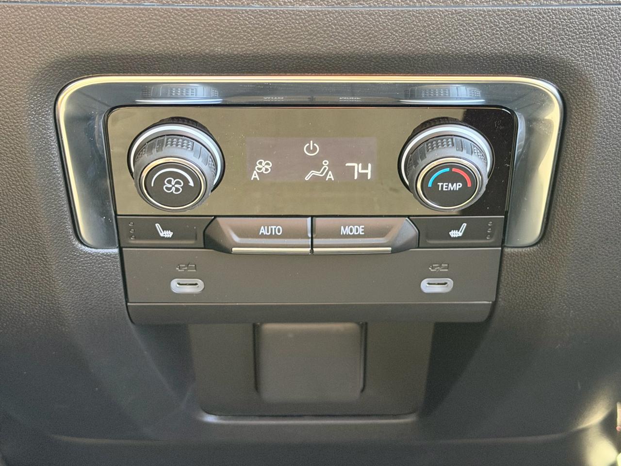 Chevrolet Tahoe High Country 4WD 2024