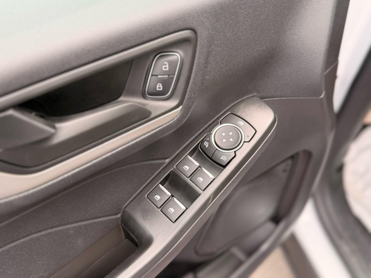 Ford Escape Hybrid  2022