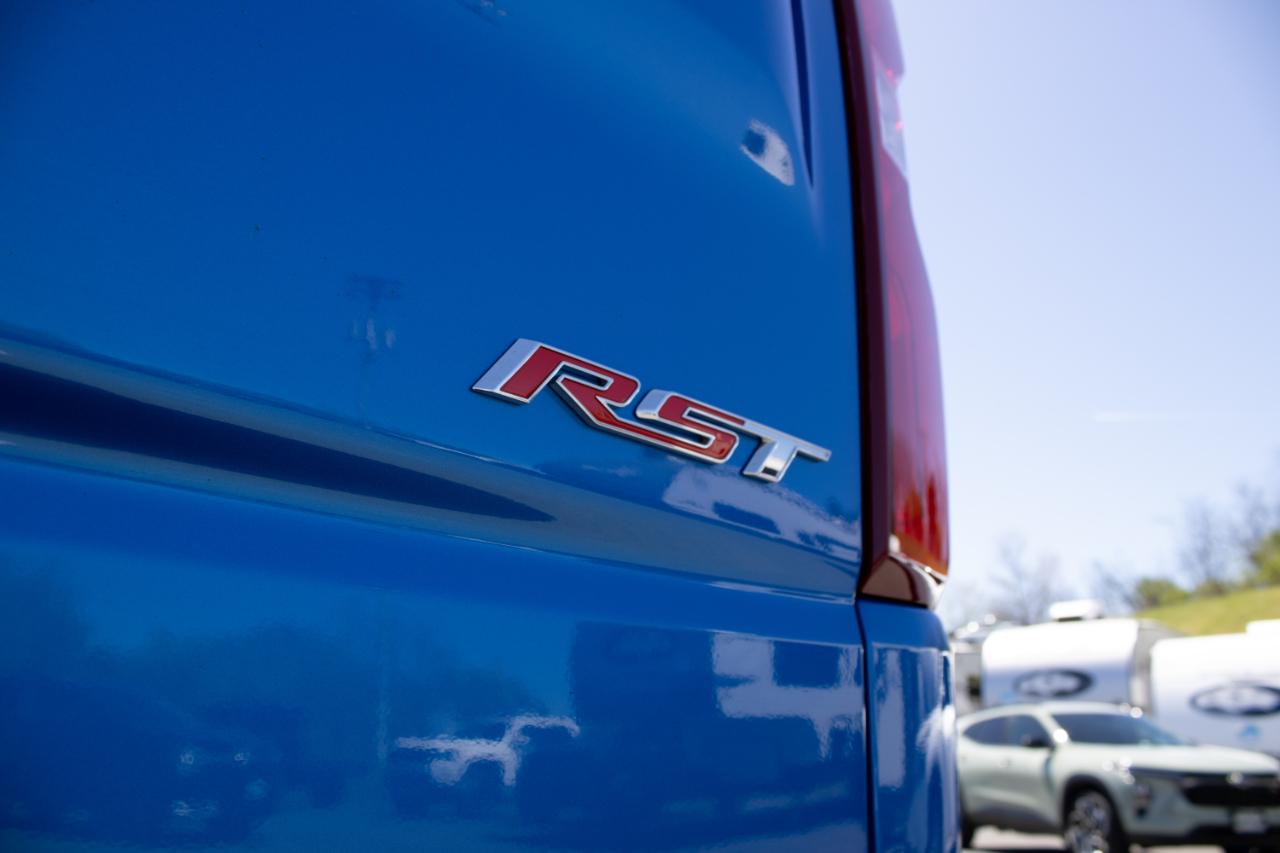 Chevrolet Silverado 1500 RST Crew Cab 4WD 2026