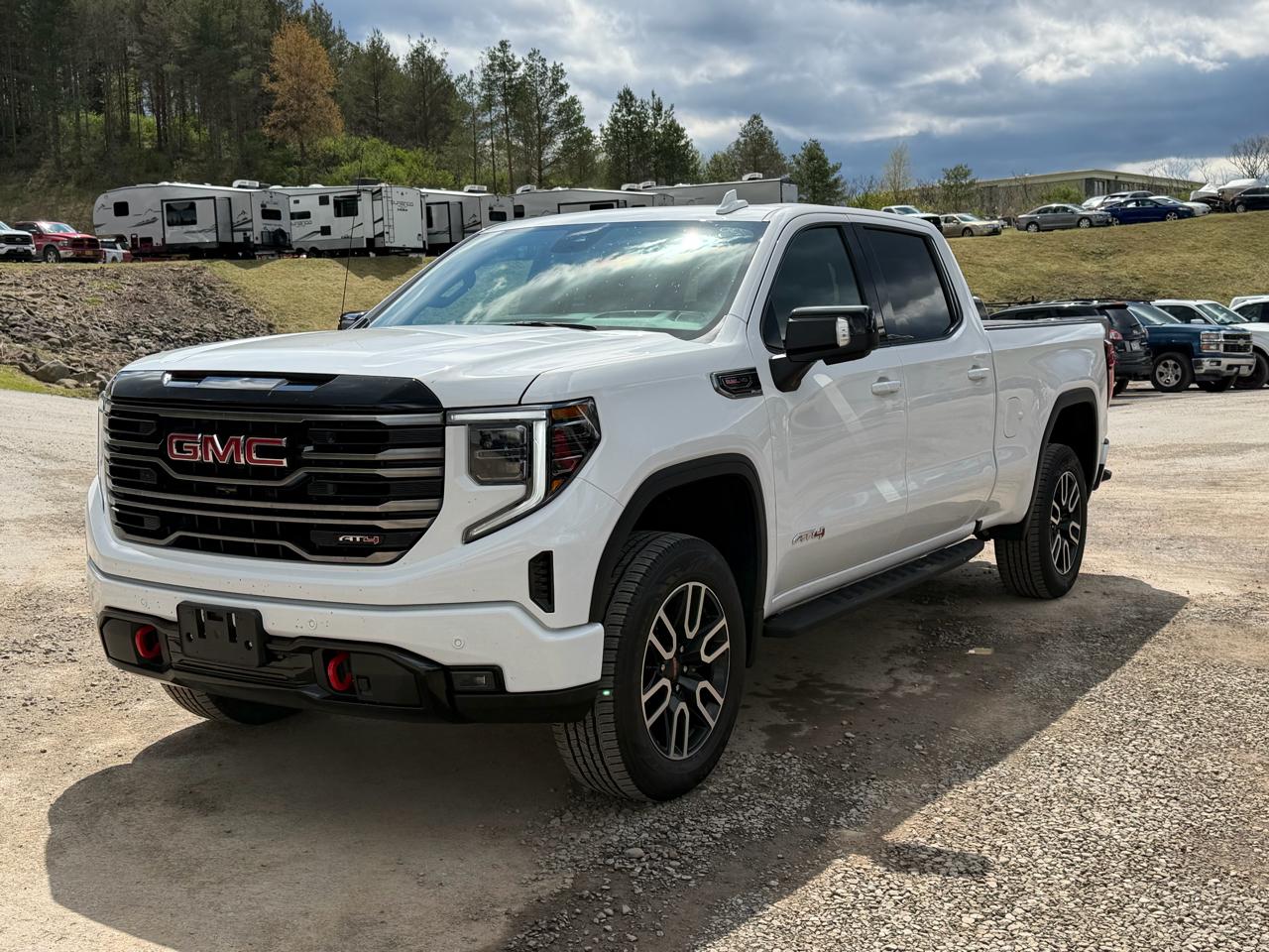 GMC Sierra 1500 AT4 Crew Cab 4WD 2025