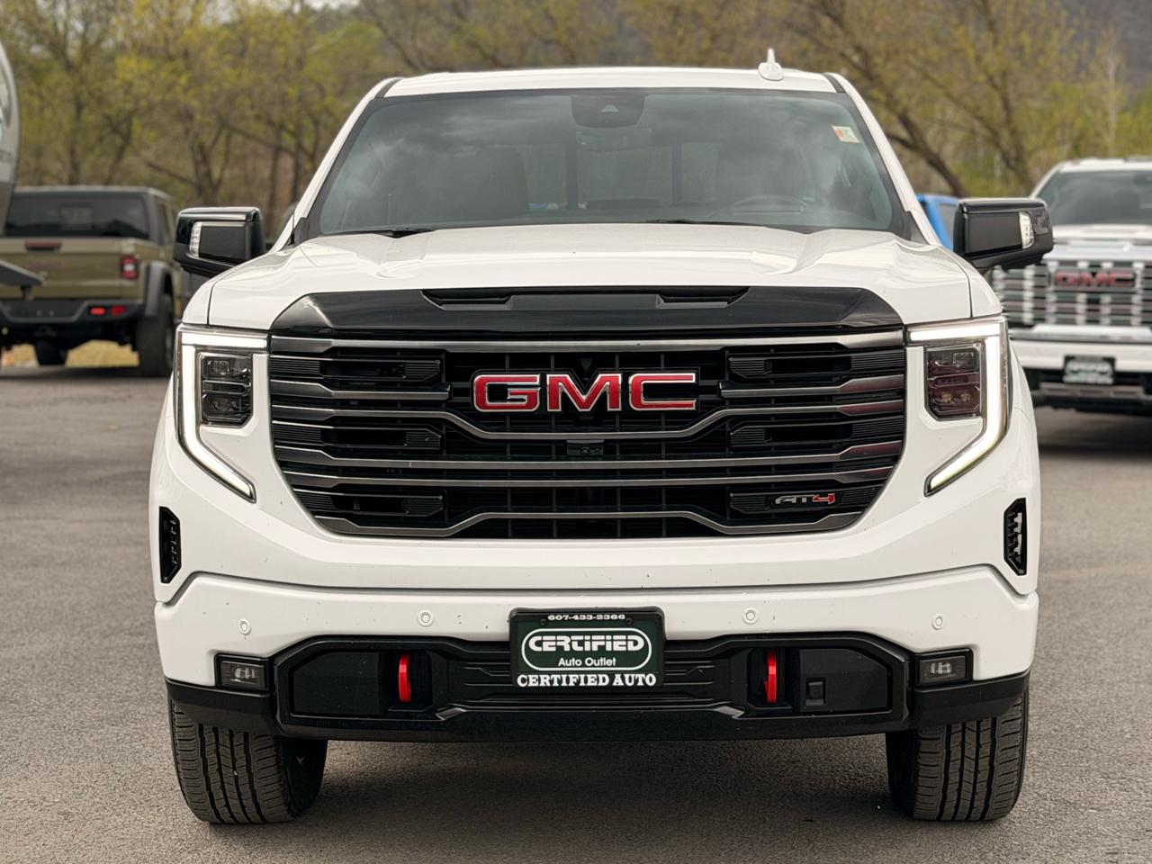 GMC Sierra 1500 AT4 Crew Cab 4WD 2025