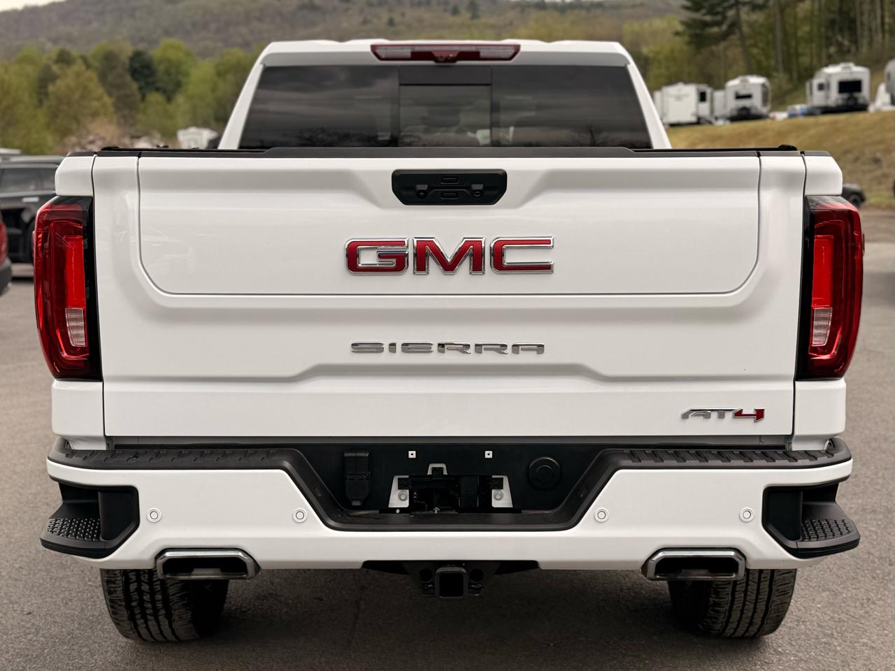 GMC Sierra 1500 AT4 Crew Cab 4WD 2025
