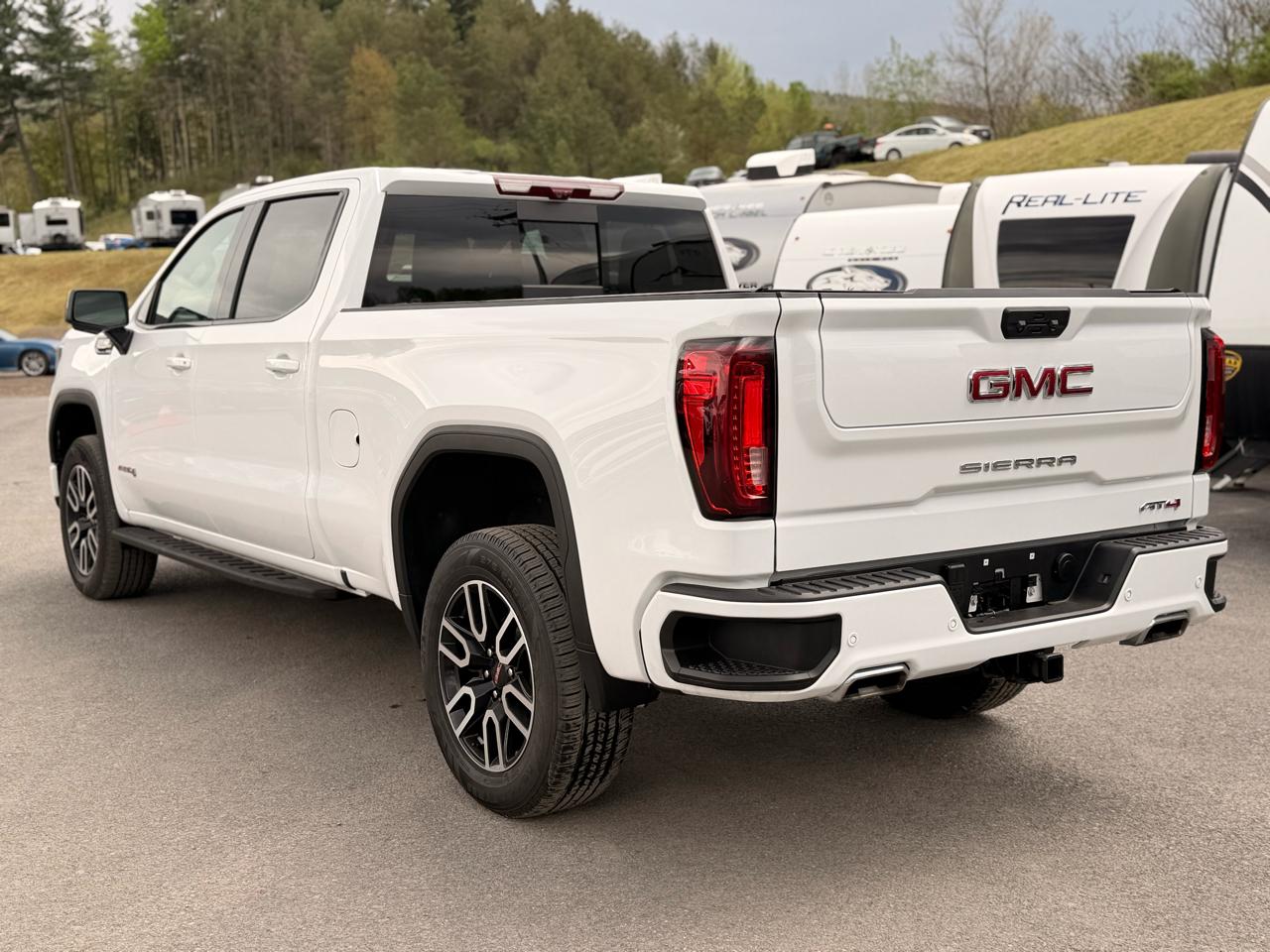 GMC Sierra 1500 AT4 Crew Cab 4WD 2025