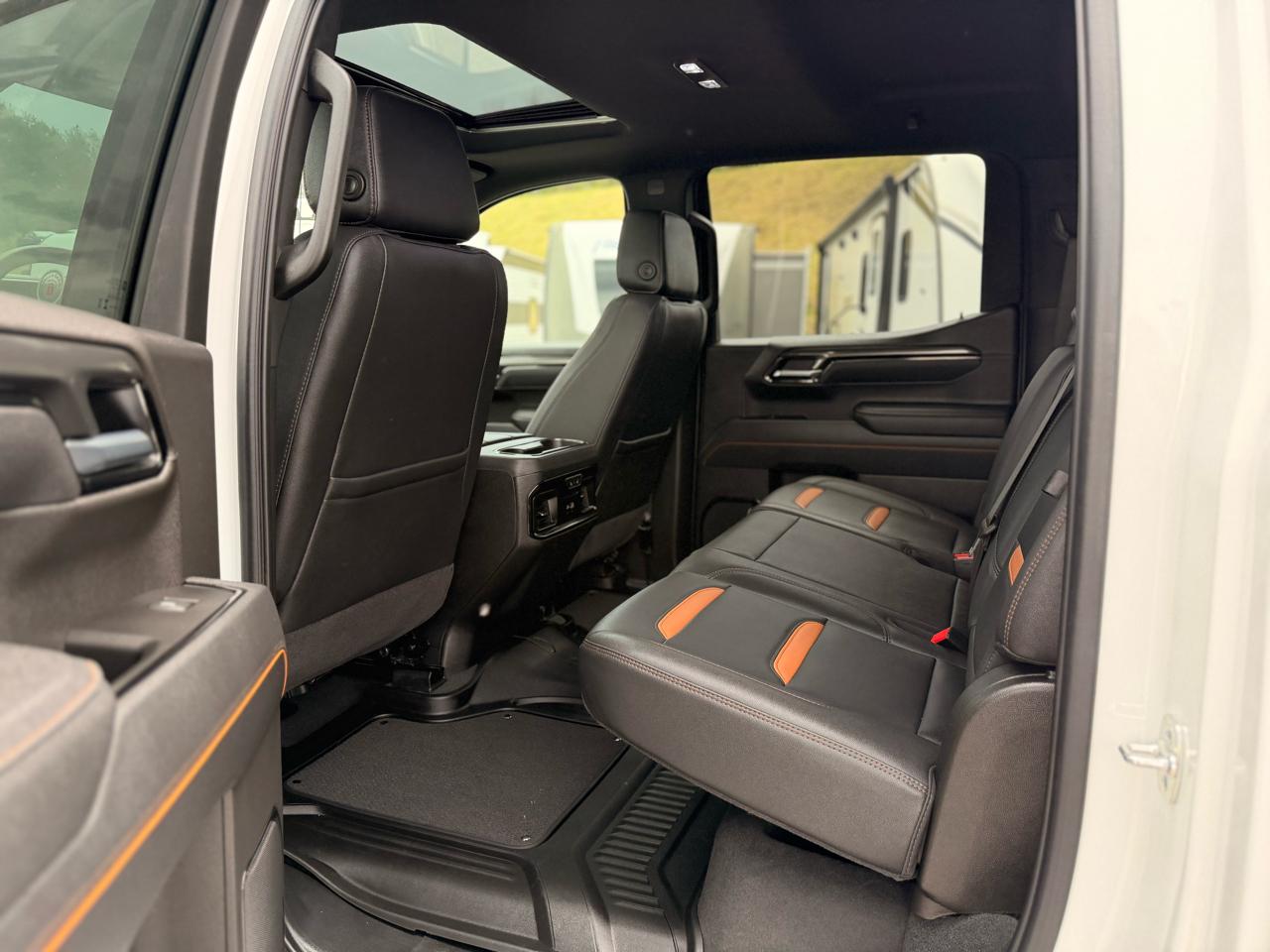 GMC Sierra 1500 AT4 Crew Cab 4WD 2025